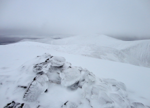 Braigh Coire Chruinn-bhalgain summit in winter